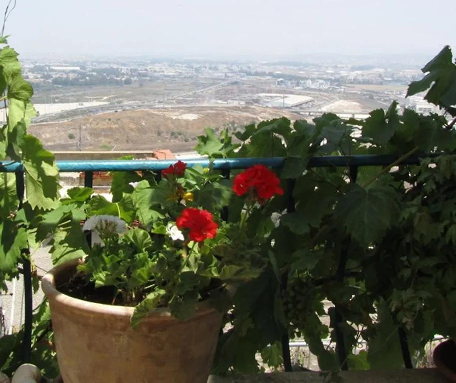 The Artist'S House Overlooking The Bay Of Haifa Apartment