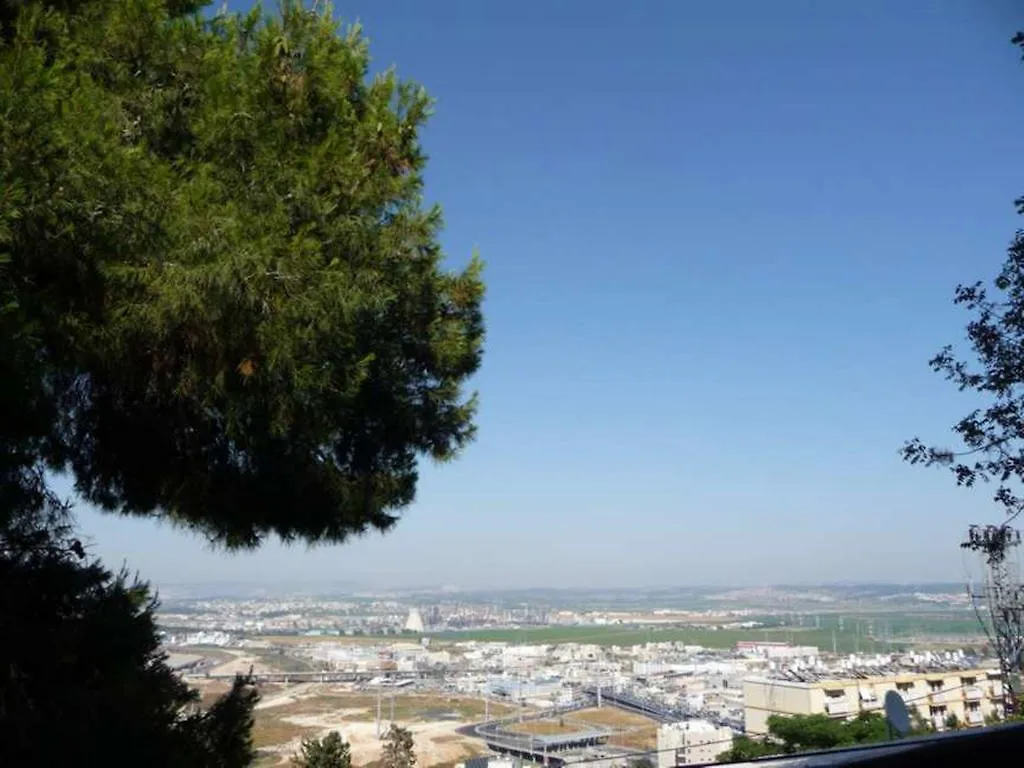 The Artist'S House Overlooking The Bay Of Haifa Apartment